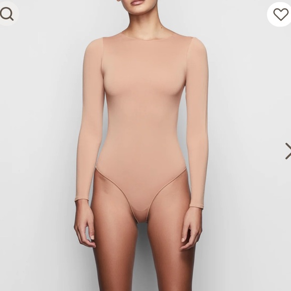 SKIMS Essential crewneck bodysuit - Picture 4 of 4